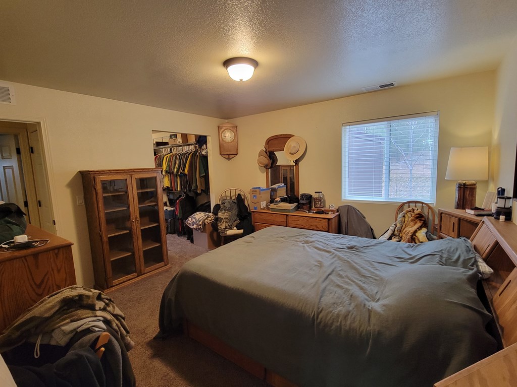 160 Pine Valley Drive Cascade, ID 83611 - Photo 22 of 43 Large main bedroom