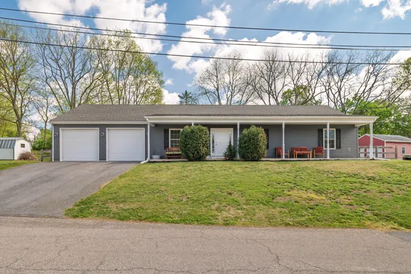 $369,900 | 105 North Potomac Street, Sharpsburg, MD 21782