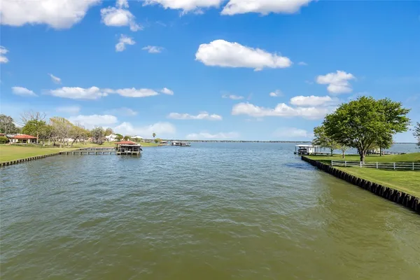 $1,995,000 | 367 Fawn Road, Livingston, TX 77351