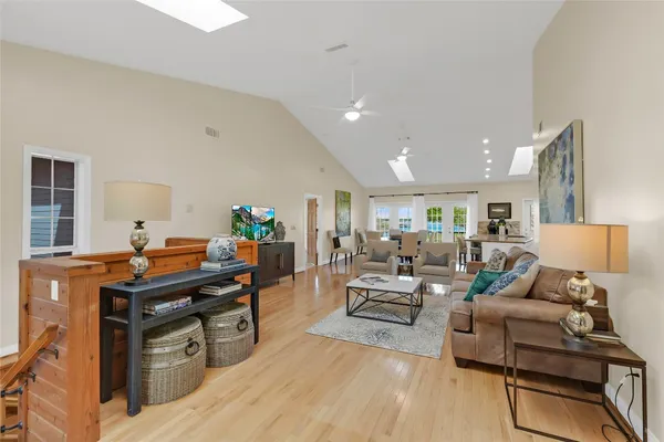 $1,995,000 | 367 Fawn Road, Livingston, TX 77351