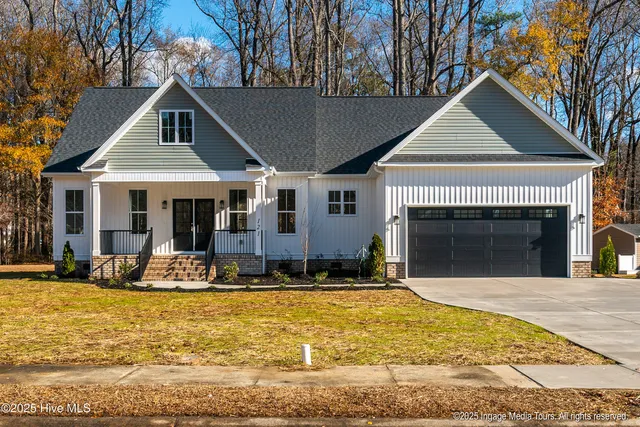 $465,000 | 121 Castle Court, Washington, NC 27889