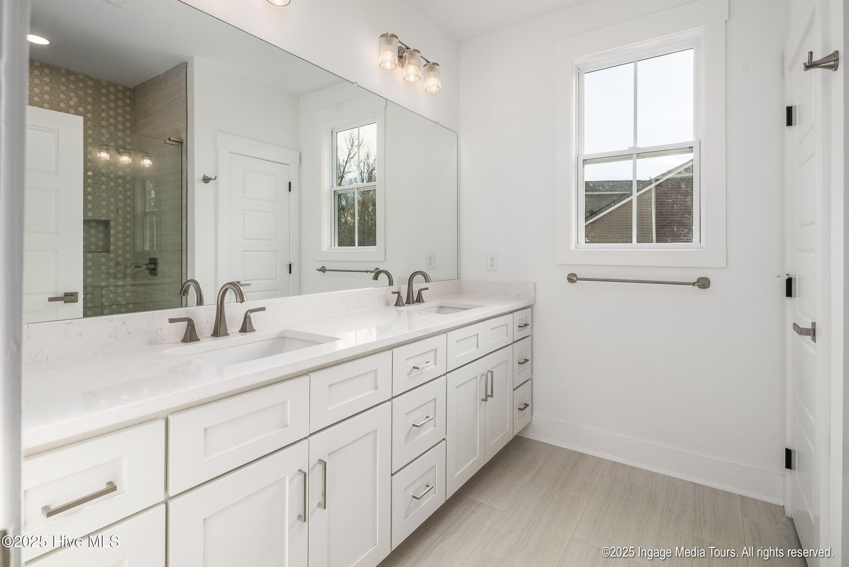 121 Castle Court Washington, NC 27889 - Photo 23 of 38 Master Bedroom: Full bath1