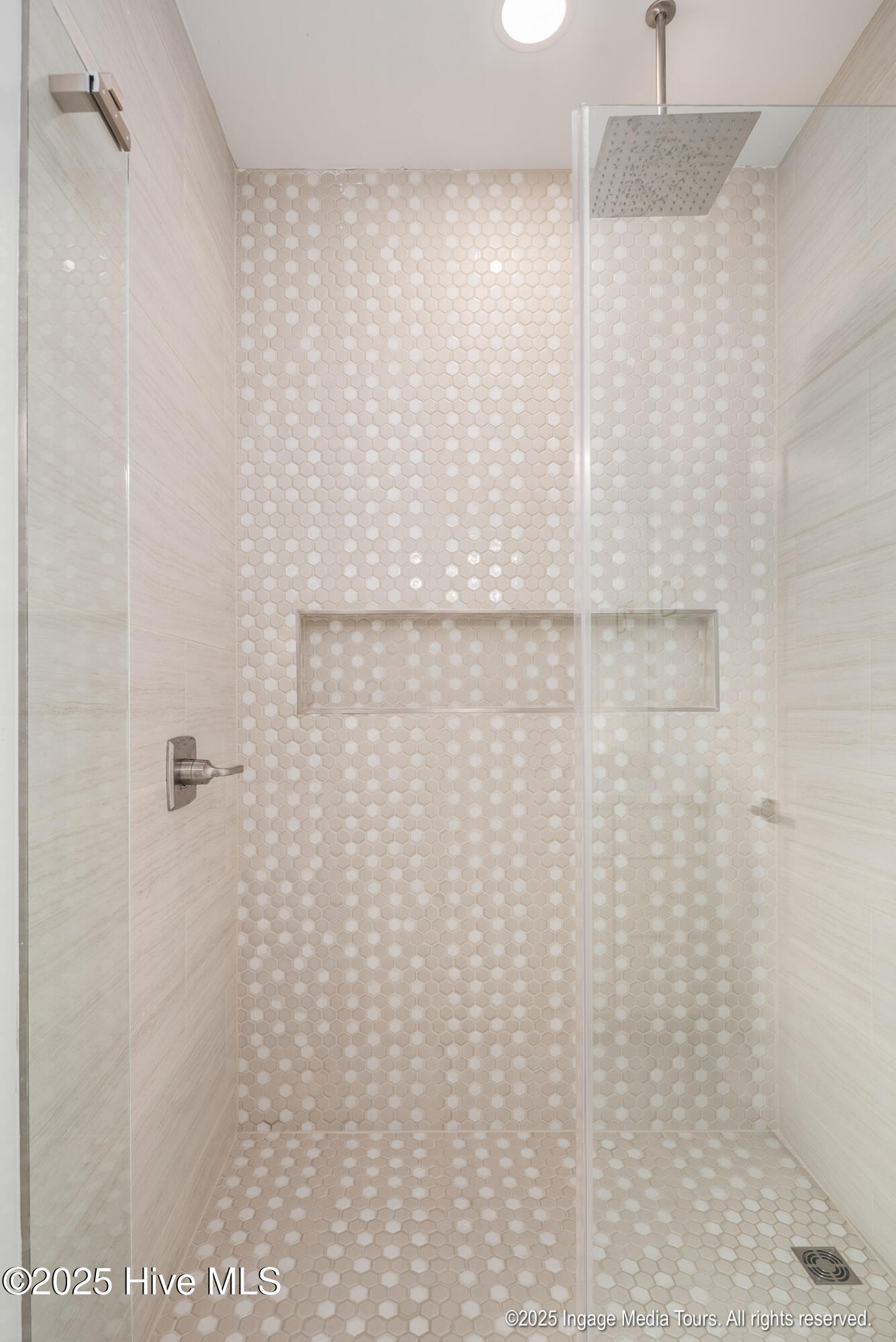 121 Castle Court Washington, NC 27889 - Photo 25 of 38 Master Bedroom: Walk-in Shower