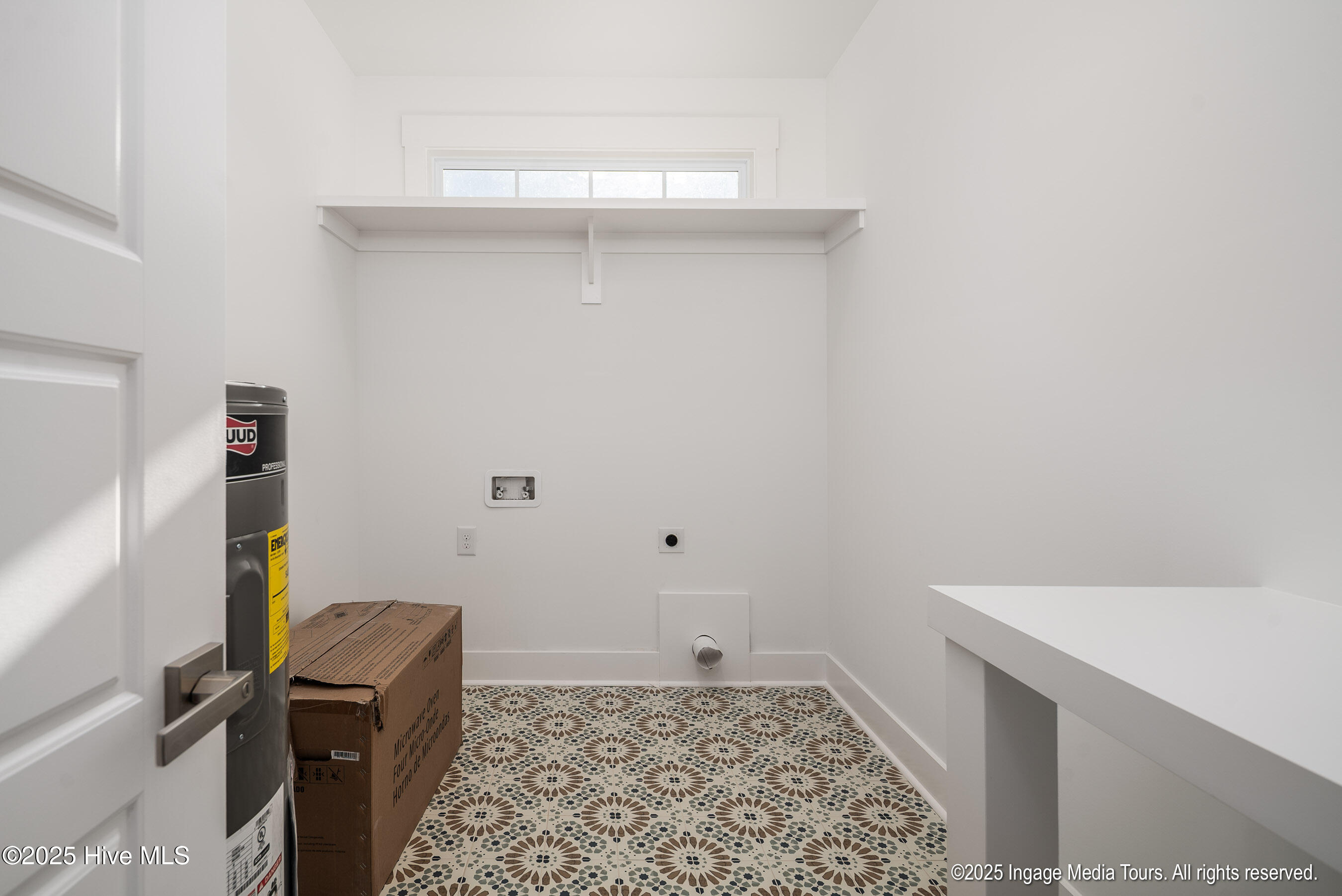 121 Castle Court Washington, NC 27889 - Photo 34 of 38 Laundry