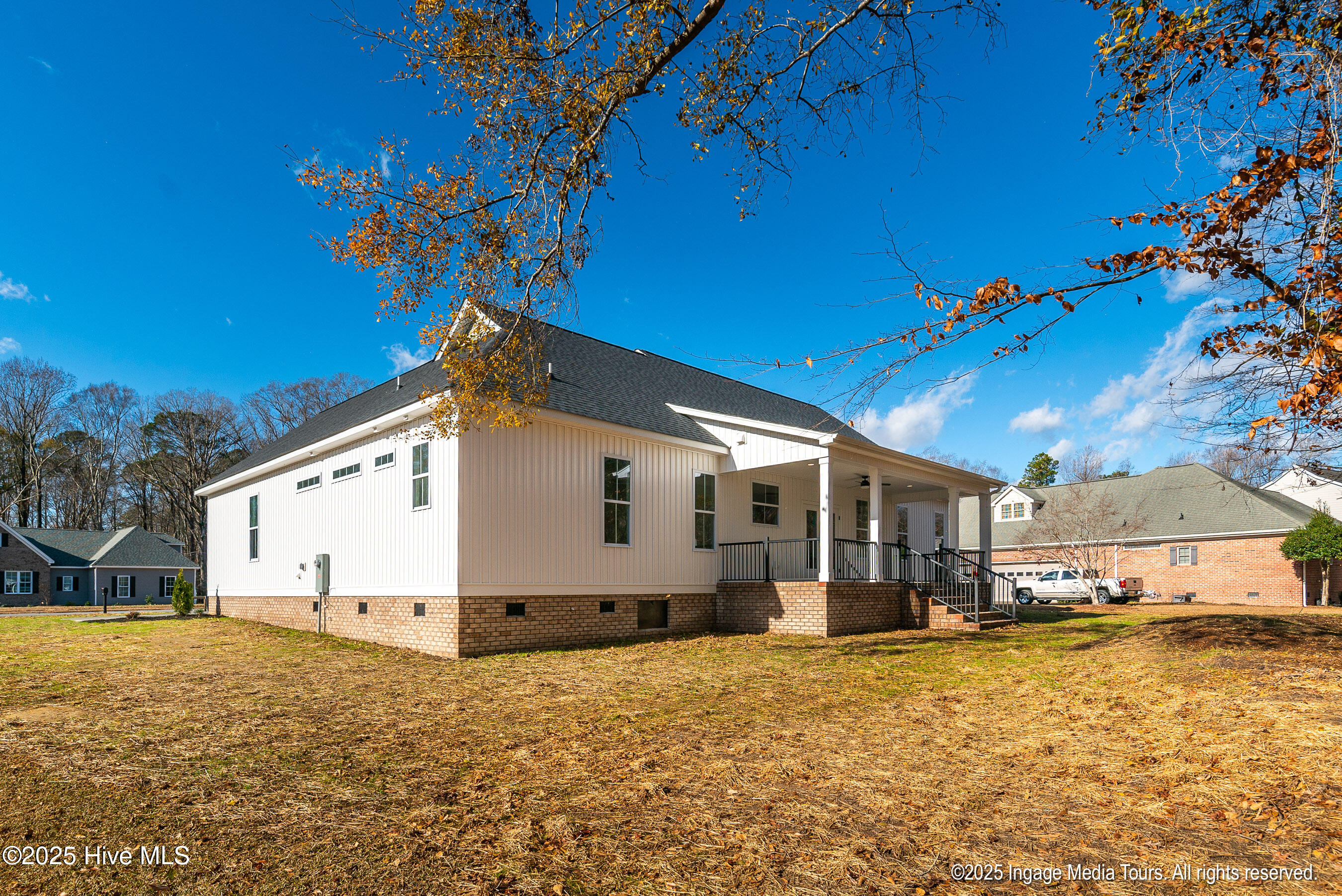 121 Castle Court Washington, NC 27889 - Photo 35 of 38 Rear Perspective
