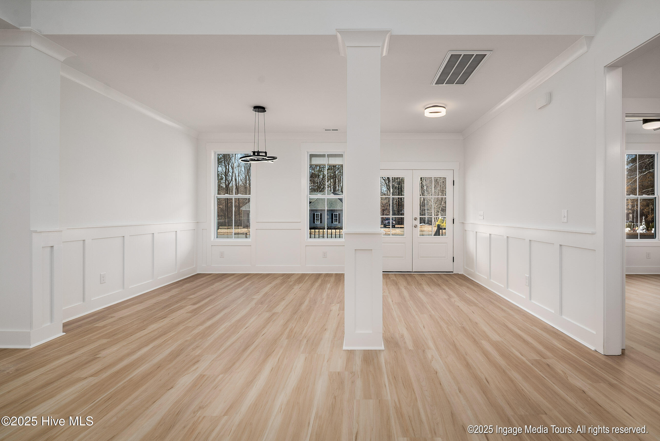 121 Castle Court Washington, NC 27889 - Photo 9 of 38 Dining