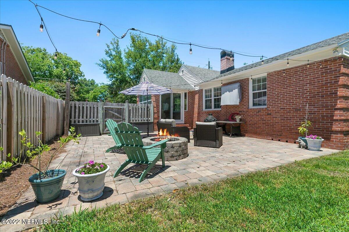 4085 London Road Jacksonville, FL 32207 - Photo 20 of 23 DAY SHOT OF PATIO