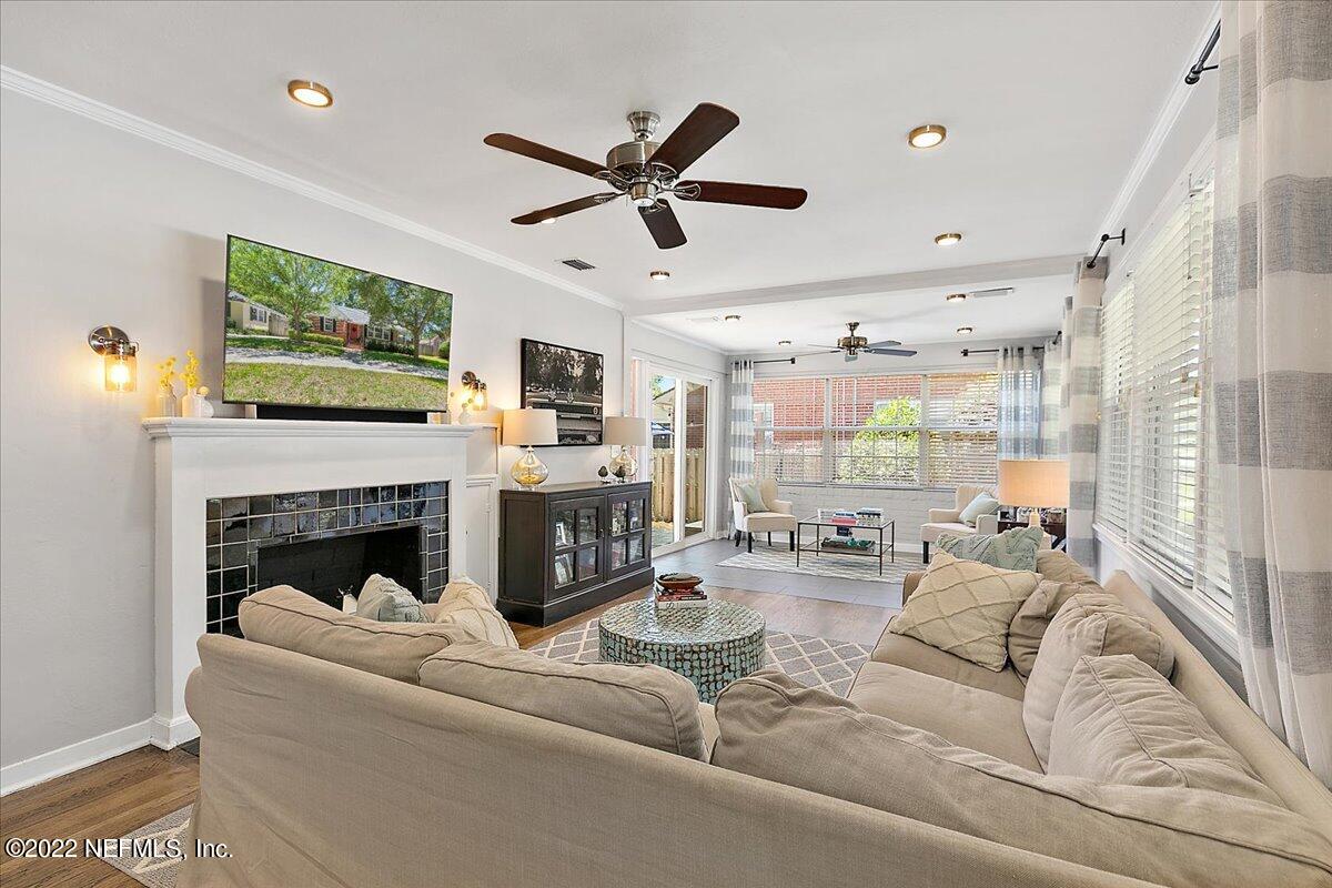 4085 London Road Jacksonville, FL 32207 - Photo 4 of 23 ANOTHER VIEW OF LIVING AREA