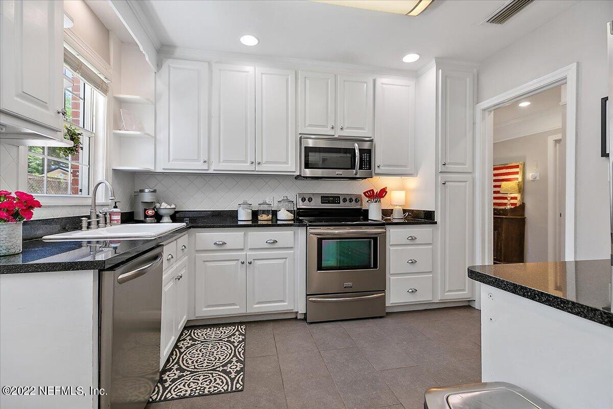4085 London Road Jacksonville, FL 32207 - Photo 8 of 23 UPDATED KITCHEN