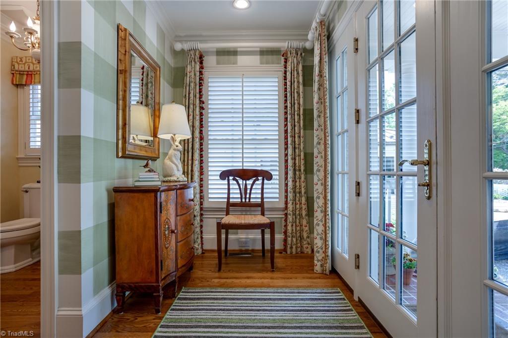 908 Dover Road Greensboro, NC 27408 - Photo 12 of 30 Gallery Image 12