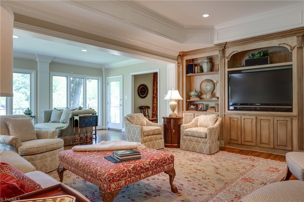 908 Dover Road Greensboro, NC 27408 - Photo 3 of 30 Gallery Image 3