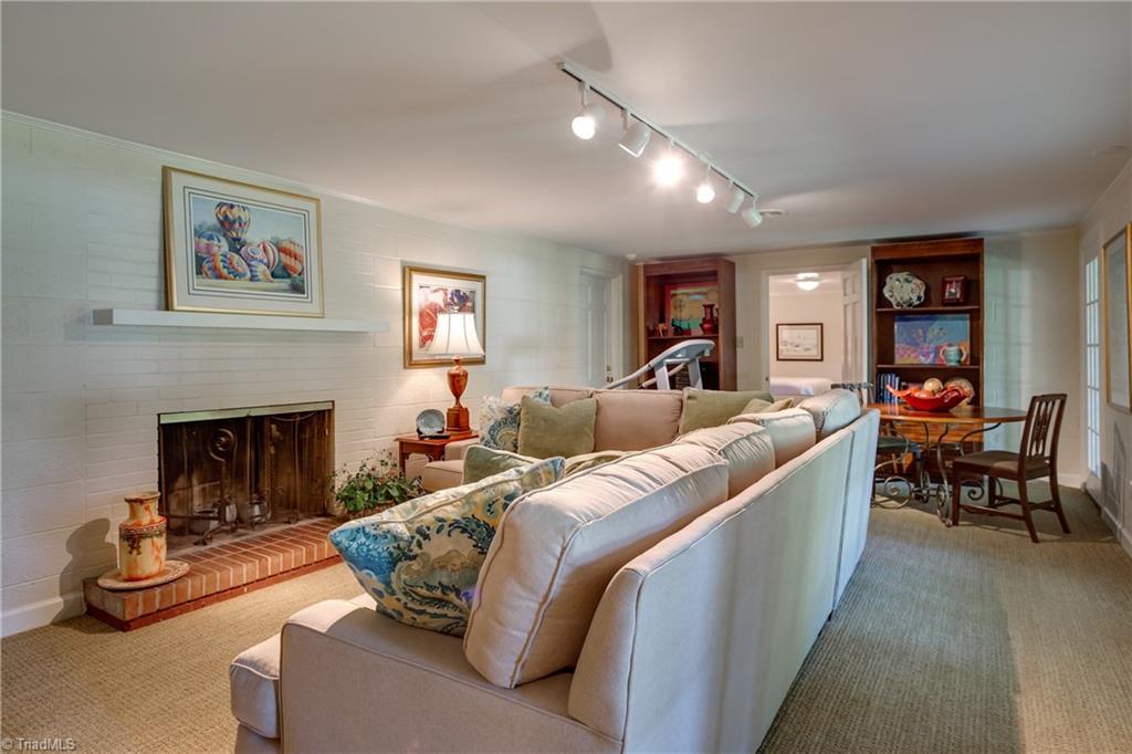 908 Dover Road Greensboro, NC 27408 - Photo 23 of 30 Gallery Image 23
