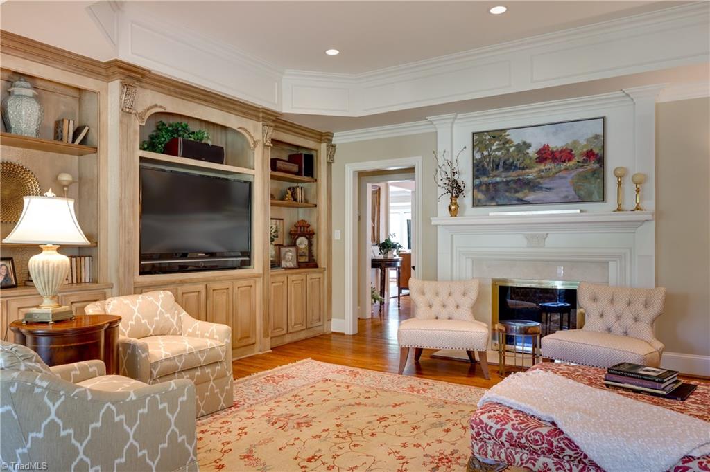 908 Dover Road Greensboro, NC 27408 - Photo 10 of 30 Gallery Image 10