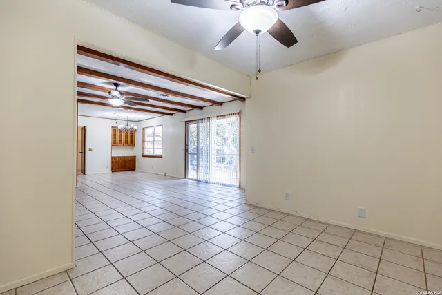 a view of utility room