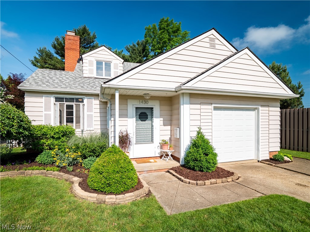 1430 Bunts Road Lakewood, OH 44107 - Photo 3 of 28