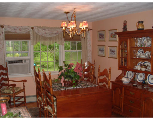 3 Mary Agnes Road Framingham, MA 01701 - Photo 4 of 11 Gallery Image 4
