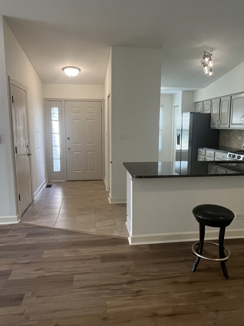 1830 Shetland Road Naperville, IL 60565 - Photo 3 of 25