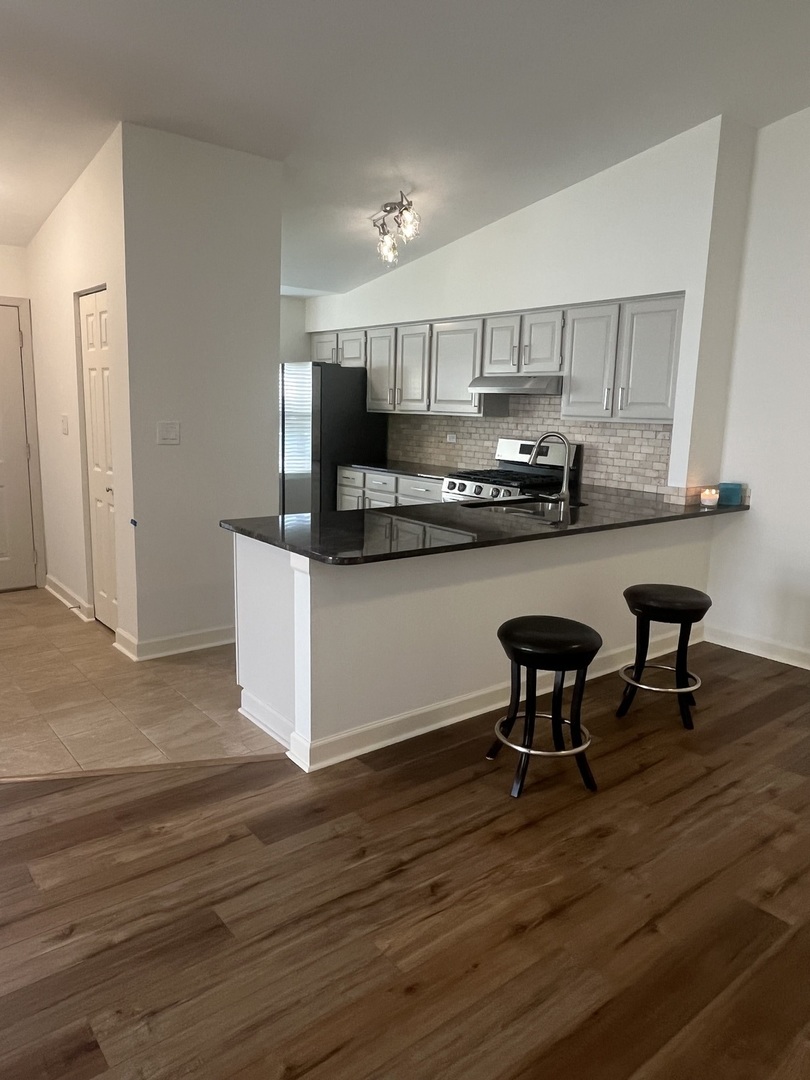 1830 Shetland Road Naperville, IL 60565 - Photo 6 of 25