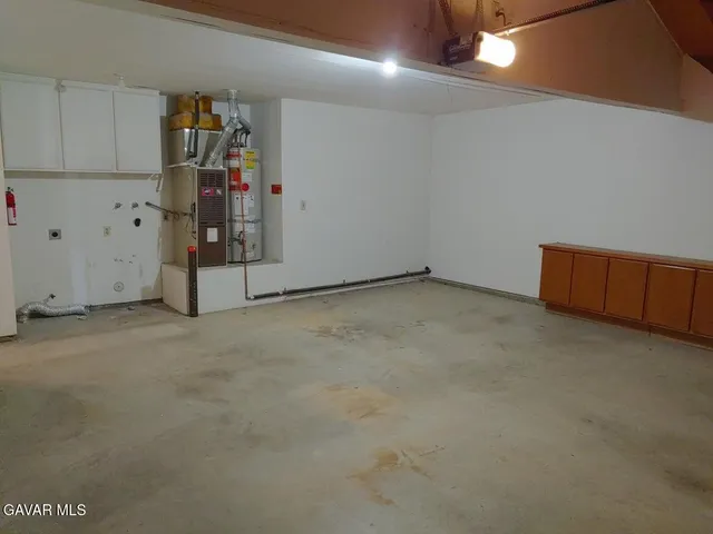 $329,900 | 2825 Dartmouth Drive, Lancaster, CA 93536