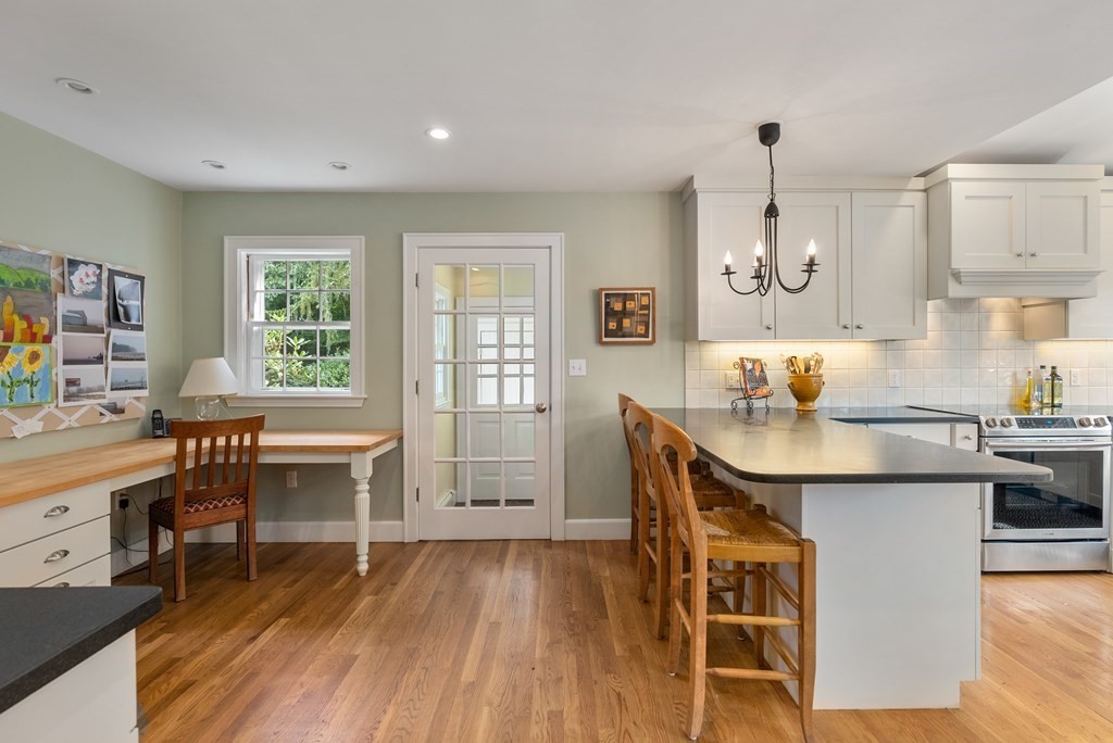 208 Dover Road Westwood, MA 02090 - Photo 8 of 32 Gallery Image 8