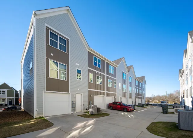 $1,695 | 2316 East 18th Street, Chattanooga, TN 37404