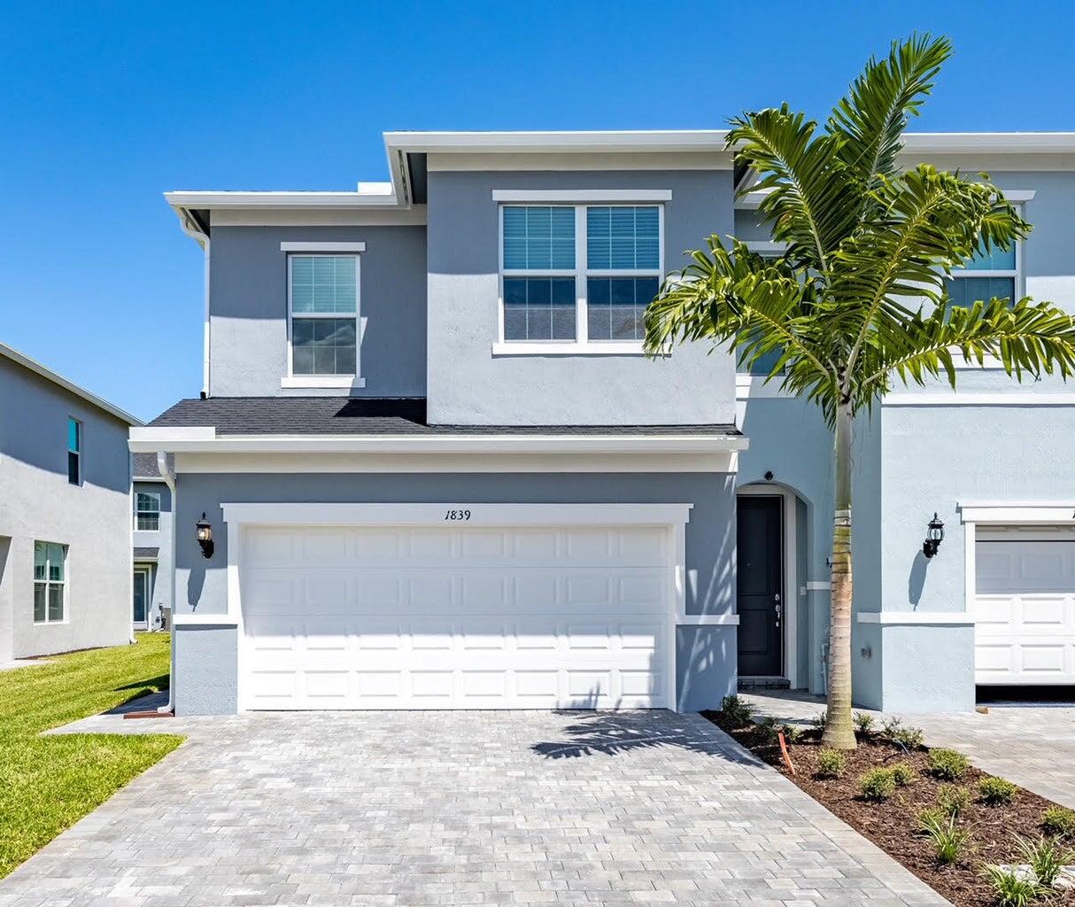 1839 Southeast Roxy Way Stuart, FL 34996 - Photo 2 of 29 20220903040211841776000000-o