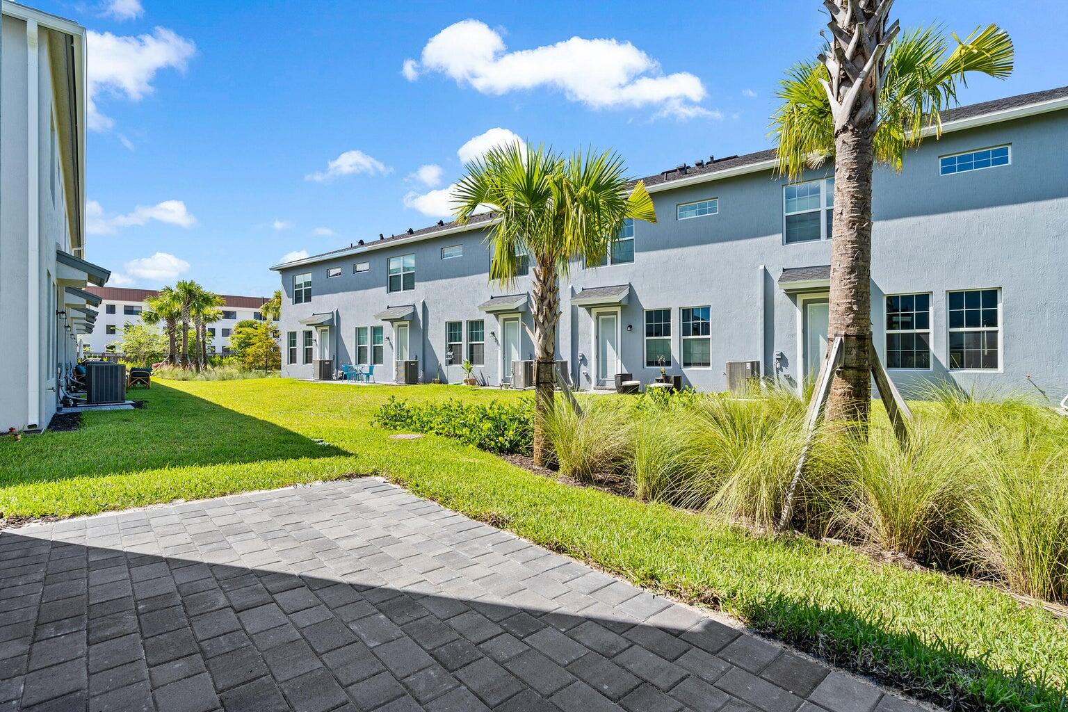 1839 Southeast Roxy Way Stuart, FL 34996 - Photo 24 of 29 20220914010911459451000000-o