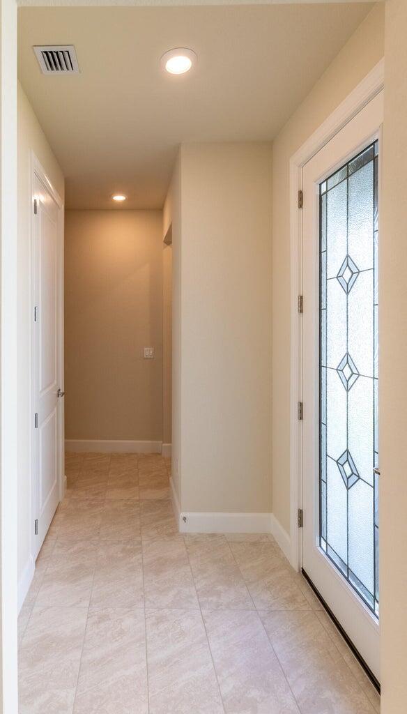 1839 Southeast Roxy Way Stuart, FL 34996 - Photo 7 of 29 20220903042931796850000000-o