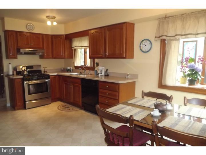 719 Decatur Drive Mount Laurel, NJ 08054 - Photo 7 of 25 Kitchen