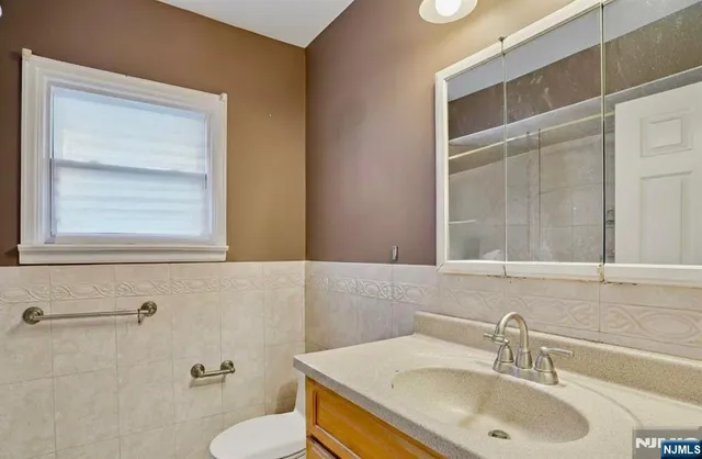 $3,400 | 183 Dow Avenue, Woodbridge, NJ 08830