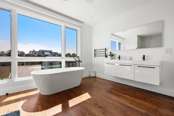 $1,749,000 | 7 Kemble Place, Boston, MA 02127