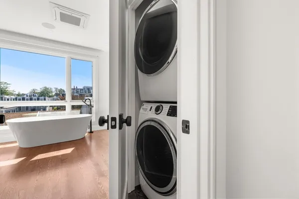 $1,749,000 | 7 Kemble Place, Boston, MA 02127