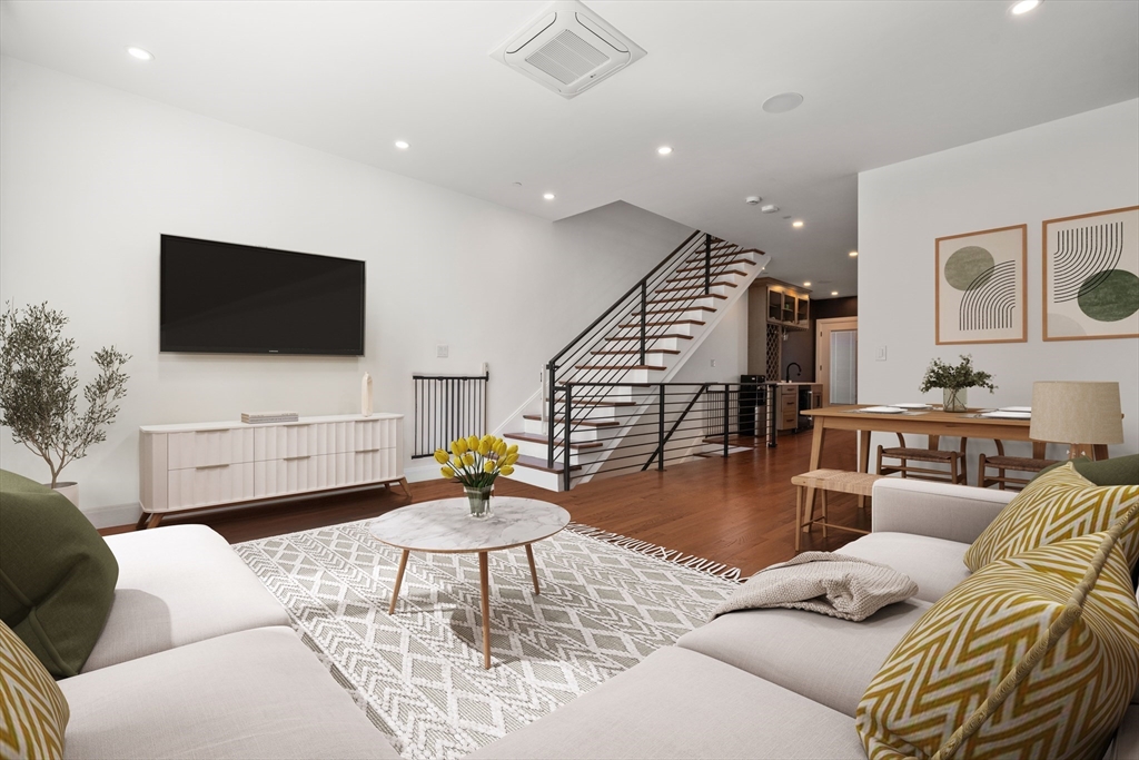 7 Kemble Place Boston, MA 02127 - Photo 2 of 32