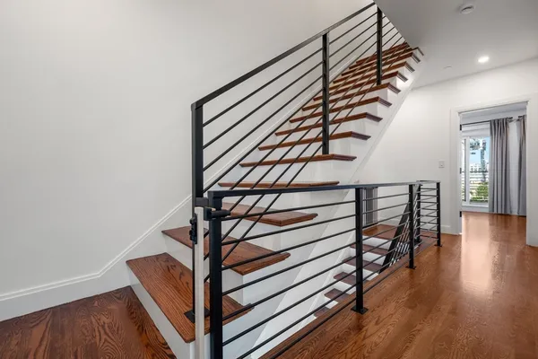 $1,749,000 | 7 Kemble Place, Boston, MA 02127