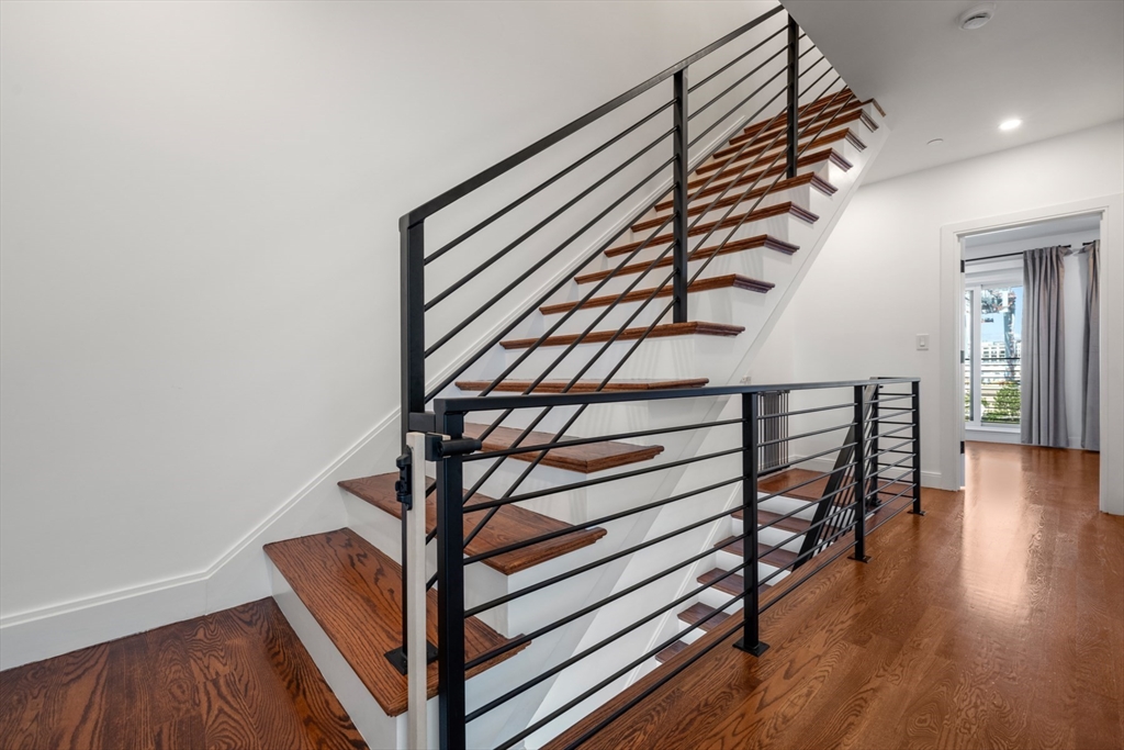 7 Kemble Place Boston, MA 02127 - Photo 9 of 32