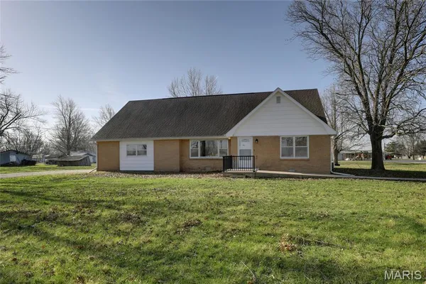 $249,000 | 1106 West Main Street, Kahoka, MO 63445