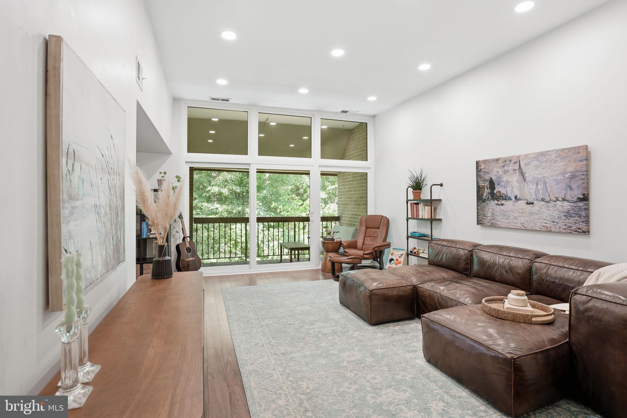 1663 Parkcrest Circle, Unit 5B/300 Reston, VA 20190 - Photo 1 of 21 Floor to Ceiling Windows