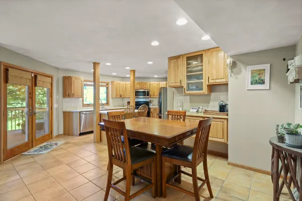 $609,000 | 7801 North Robert Drive, Evansville, WI 53536