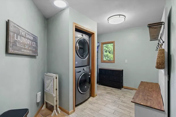 $609,000 | 7801 North Robert Drive, Evansville, WI 53536