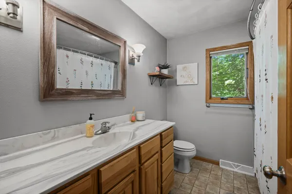 $609,000 | 7801 North Robert Drive, Evansville, WI 53536