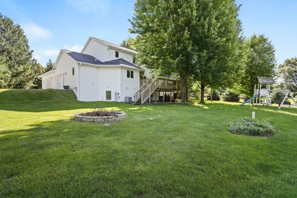 $609,000 | 7801 North Robert Drive, Evansville, WI 53536