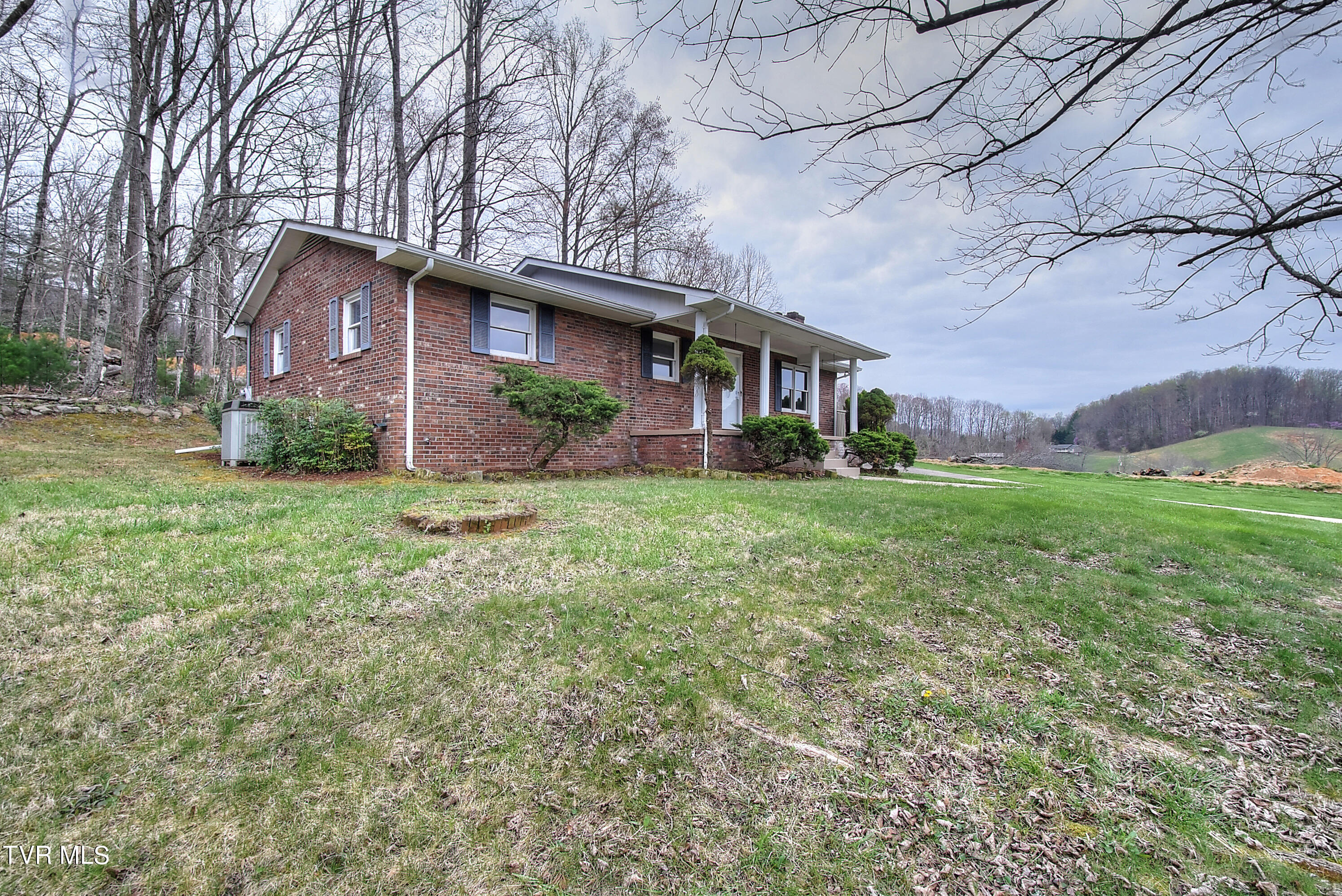 2420 Marbleton Road Unicoi, TN 37692 - Photo 2 of 37 2