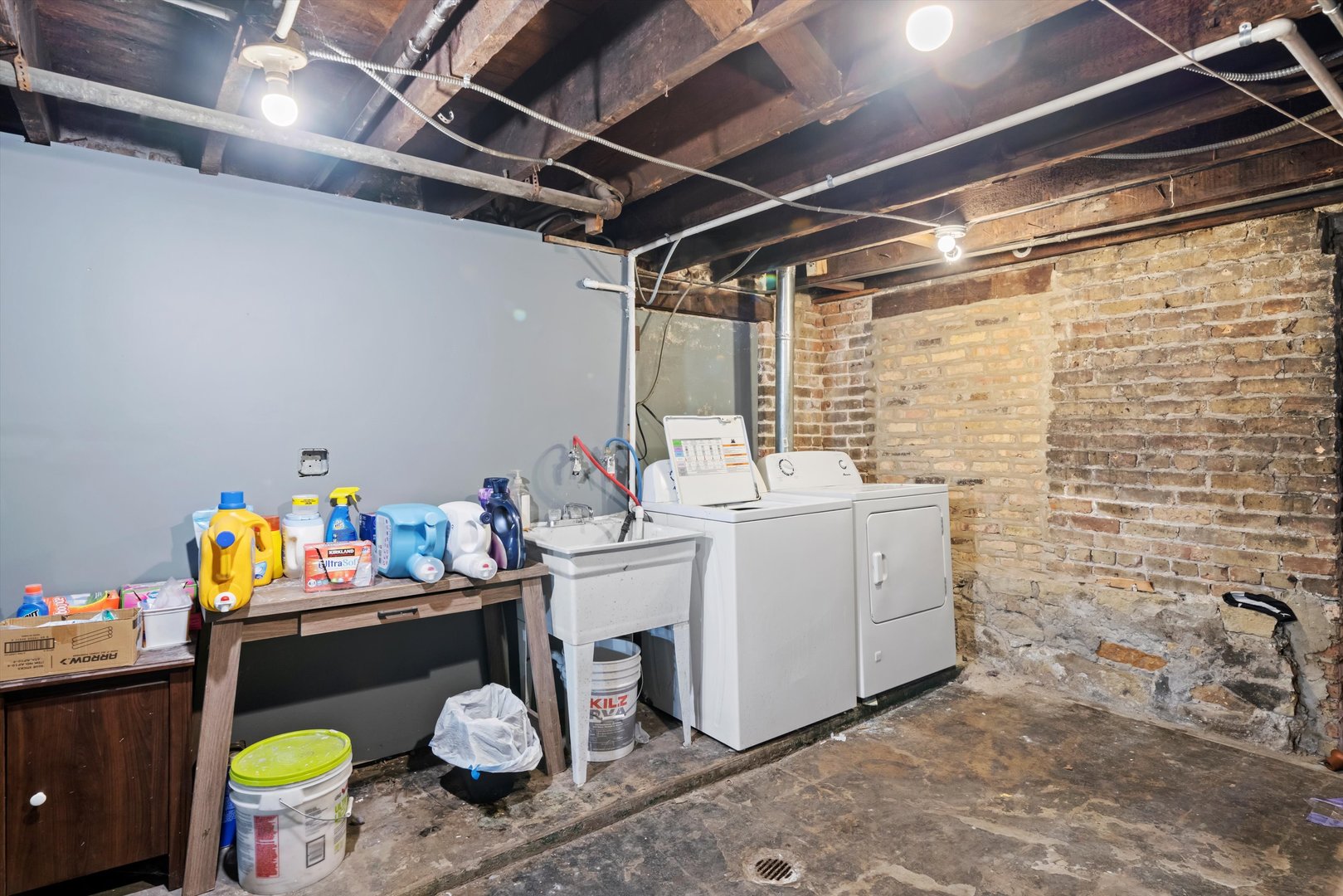 2420 South Oakley Avenue, Unit 2 Chicago, IL 60608 - Photo 14 of 15 a storage room with washer and dryer