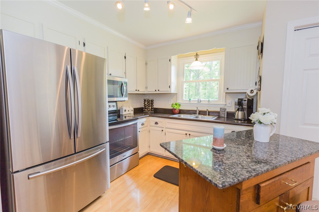 1513 Rayburn Road North Chesterfield, VA 23235 - Photo 8 of 23 Gallery Image 8