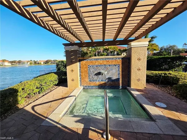 $2,300 | 6270 Huntington Lakes Circle, Unit 201, Naples, FL 34119