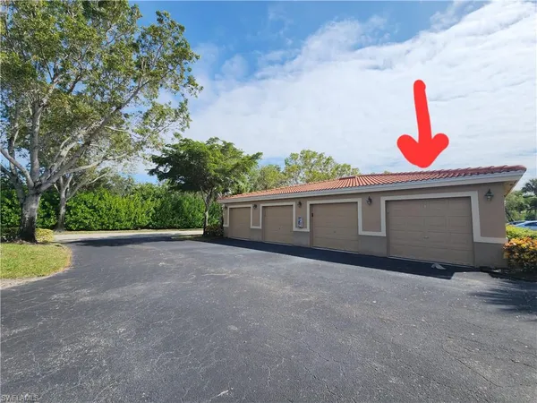 $2,300 | 6270 Huntington Lakes Circle, Unit 201, Naples, FL 34119