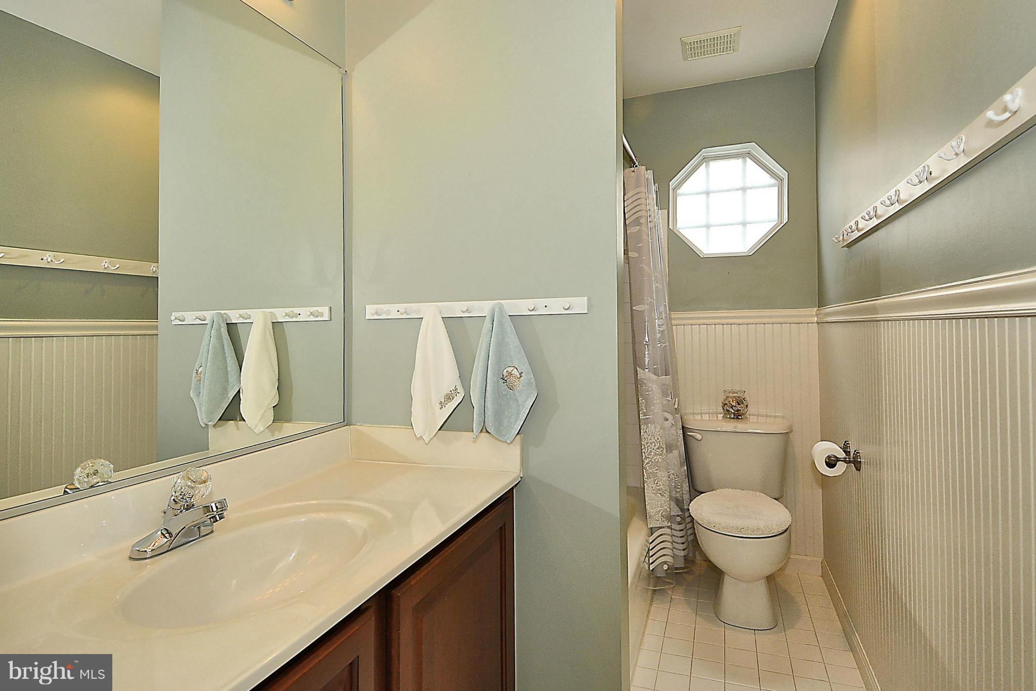 18133 Coachmans Road Germantown, MD 20874 - Photo 22 of 30 Hall Bath
