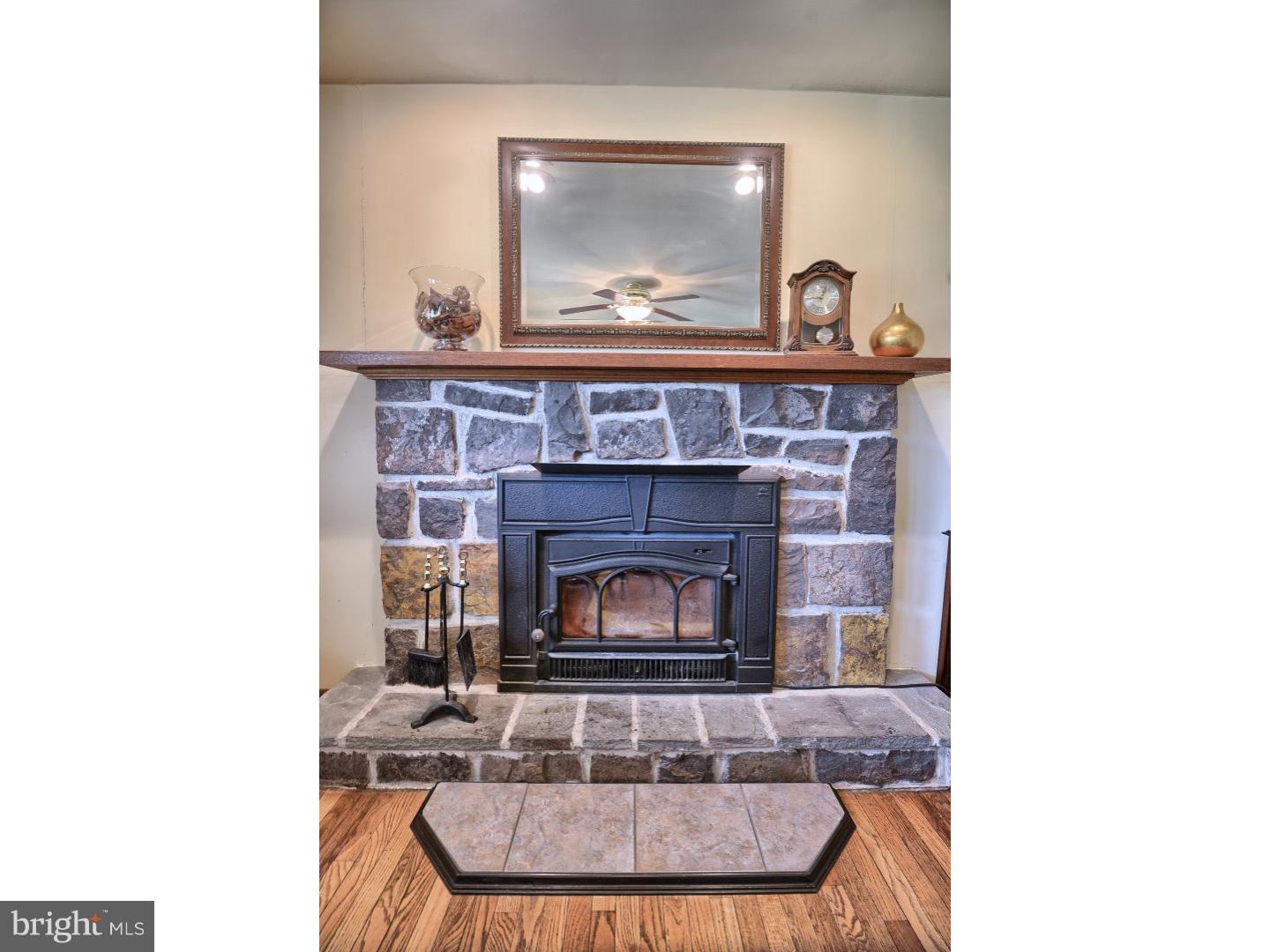 20 Heffner Road Royersford, PA 19468 - Photo 5 of 25 Fireplace