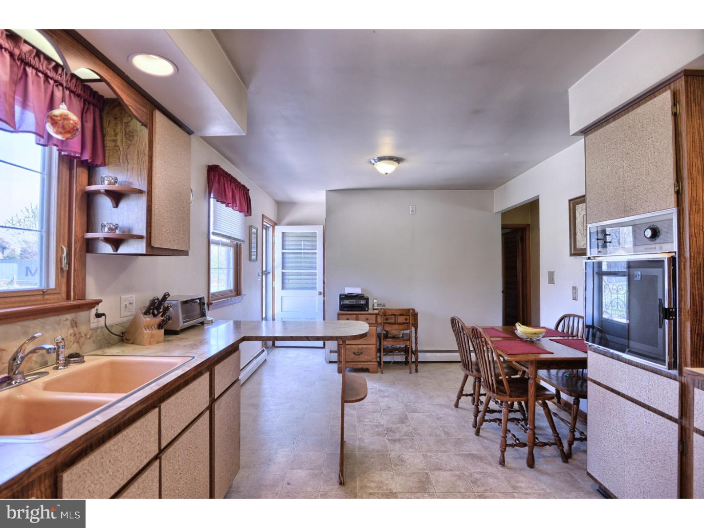 20 Heffner Road Royersford, PA 19468 - Photo 9 of 25 Kitchen