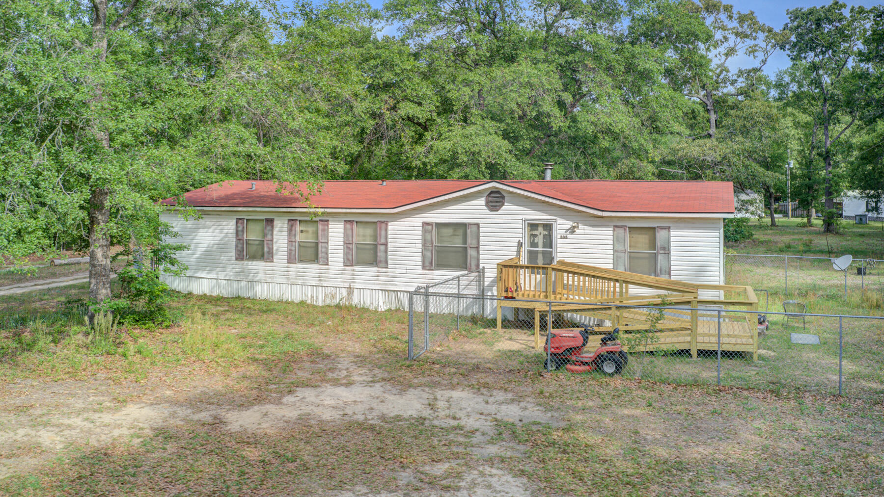 335 Tannenbaum Road Ravenel, SC 29470 - Photo 25 of 33 335 Tannenbaum Rd, Ravenel SC (27)